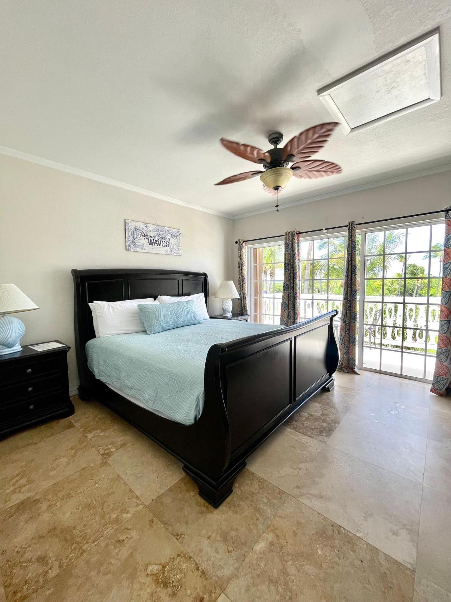 Coconut Cove & Marina Inn
