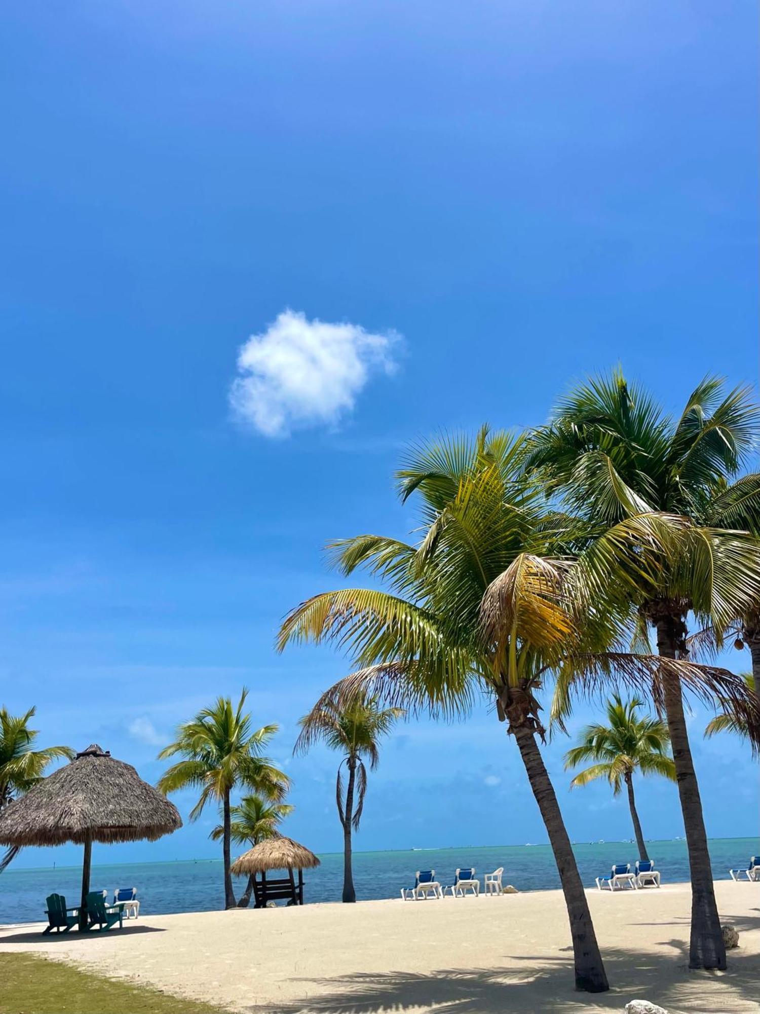 Inn Coconut Cove & Marina