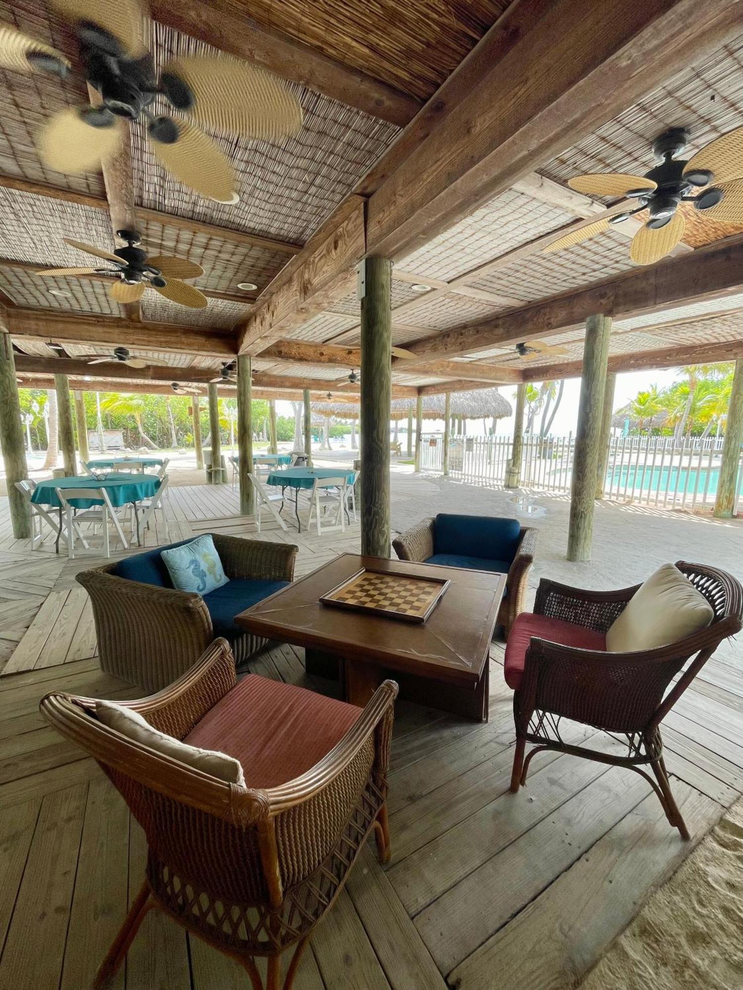 Coconut Cove & Marina Inn