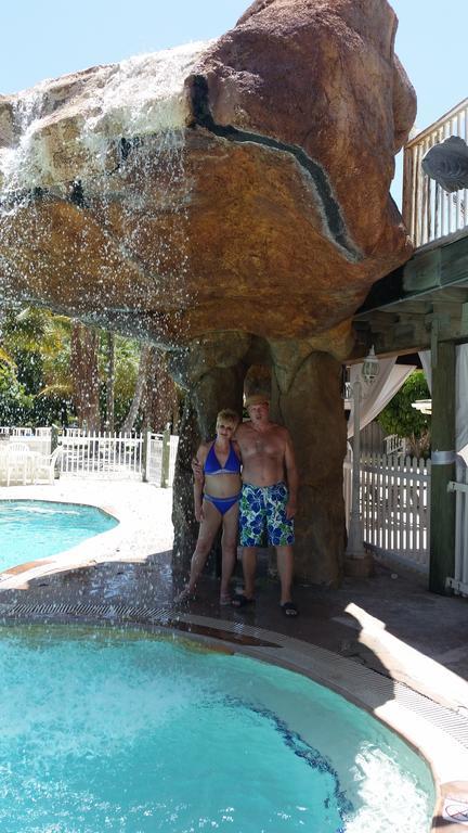Inn Coconut Cove & Marina
