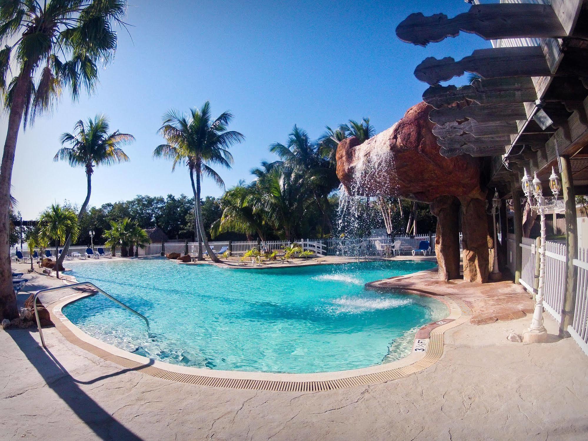 Inn Coconut Cove & Marina