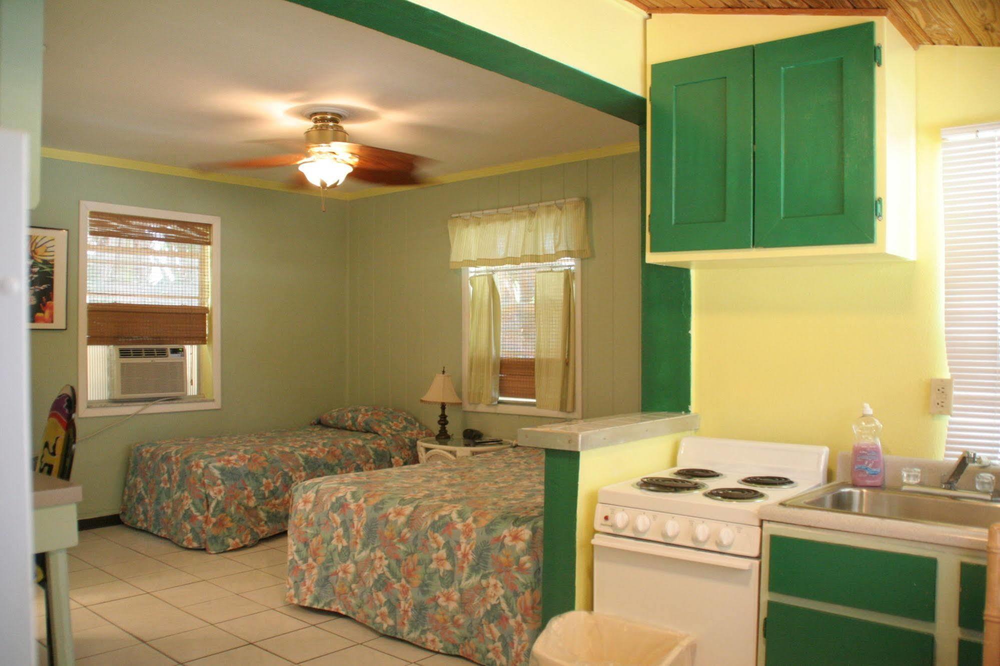 Inn Coconut Cove & Marina